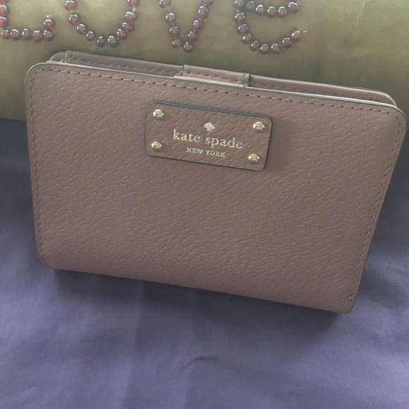 kate spade Handbags - ♠️♠️ KATE SPADE-NWOT DUSTY ROSE WALLET (5”x4”)